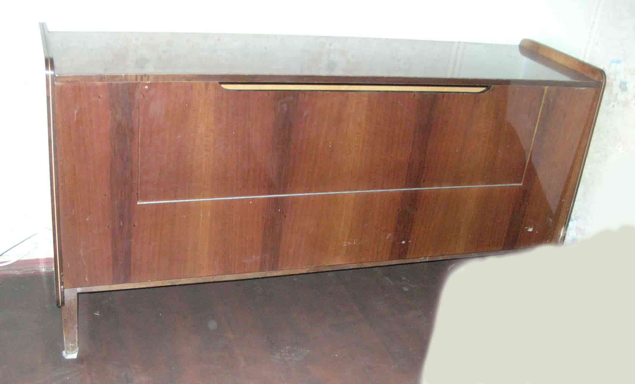 Тумба под телевизор