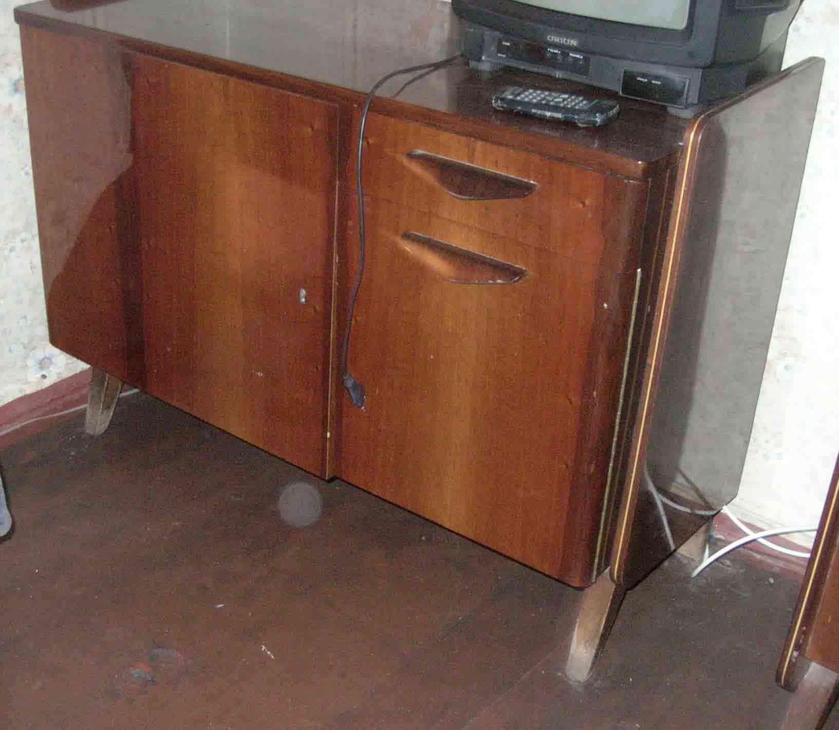 Тумба под телевизор