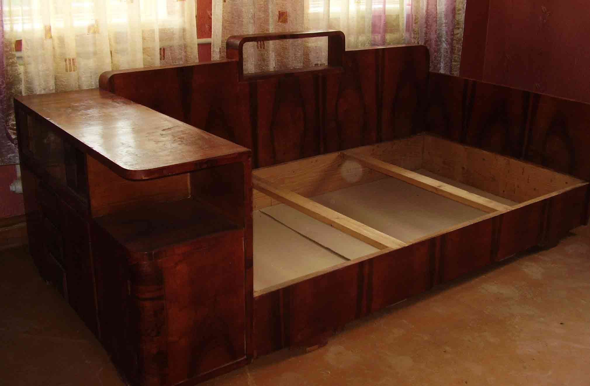 Спальный гарнитур