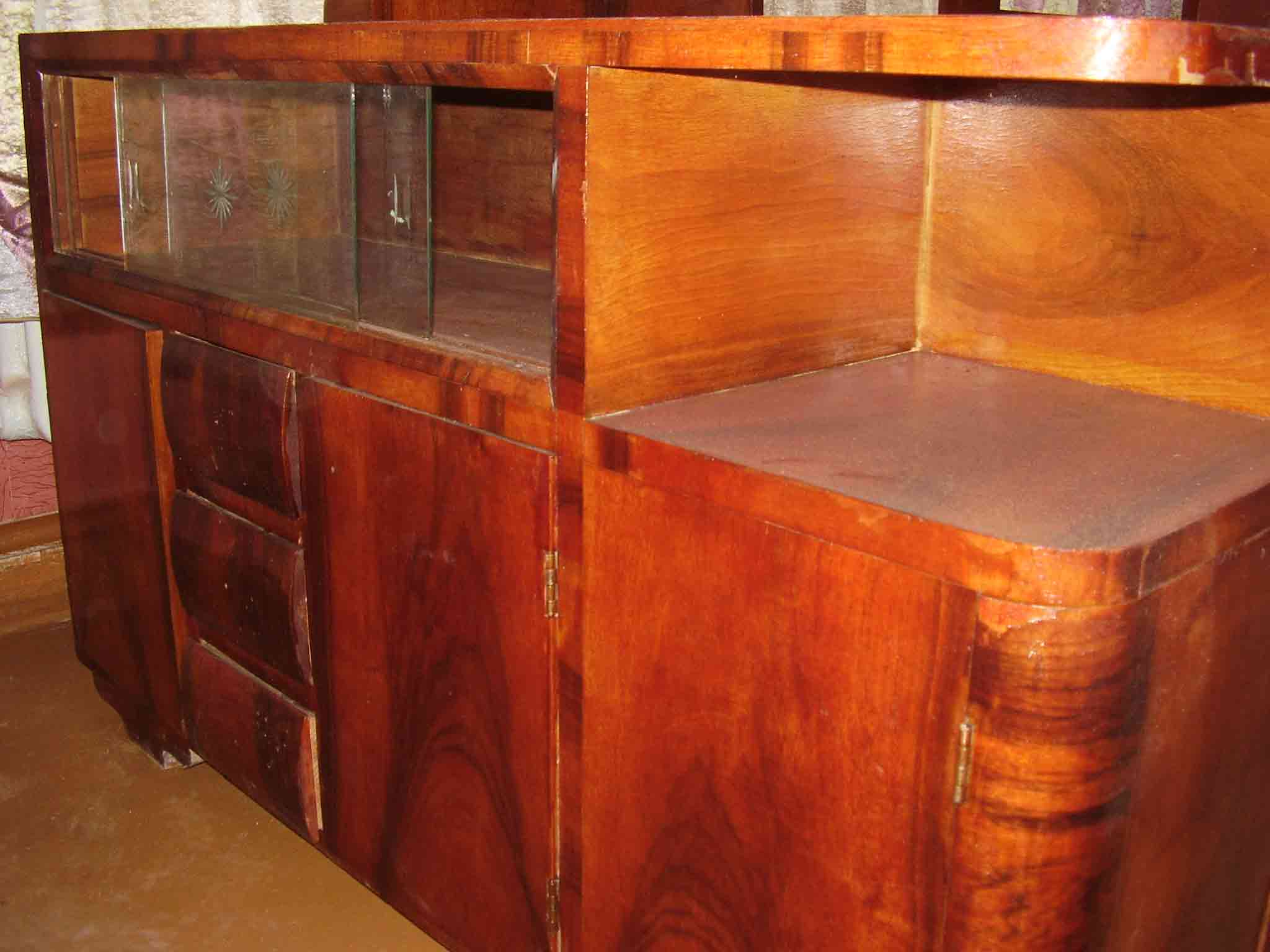 Спальный гарнитур