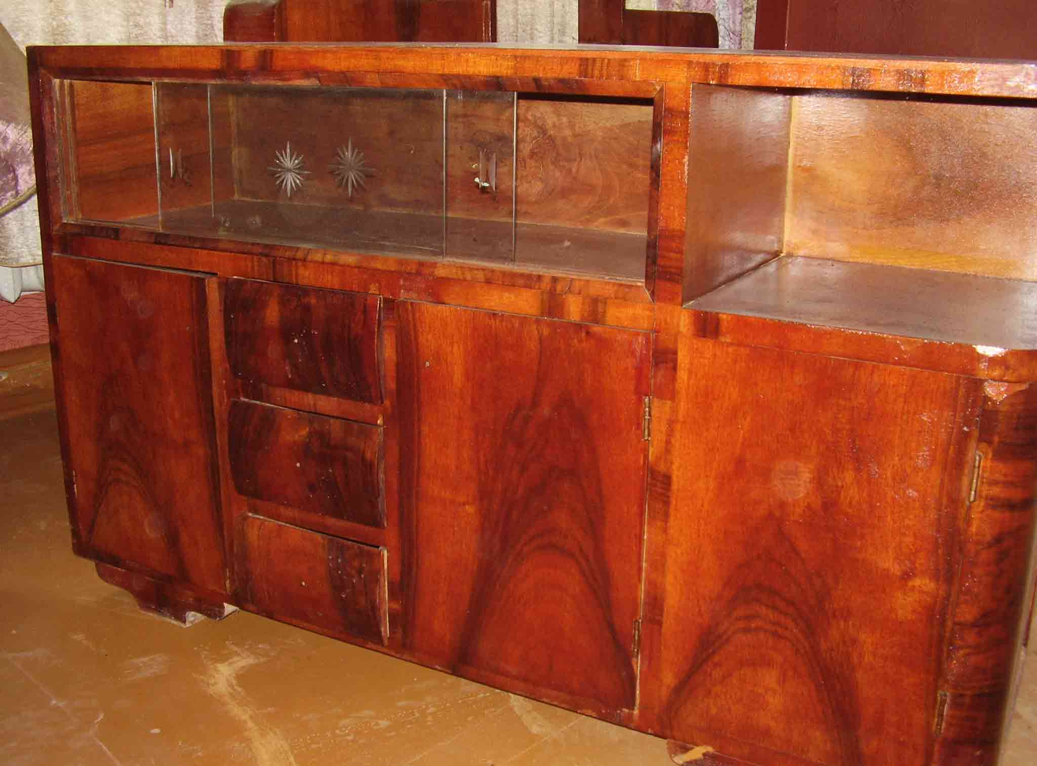 Спальный гарнитур